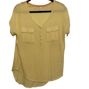 Flowy yellow women’s t shirt
